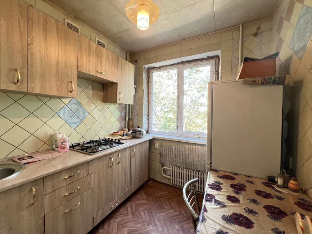 Продам 2 кімнатну квартиру на Салтівці вул. Нескорених 37Б