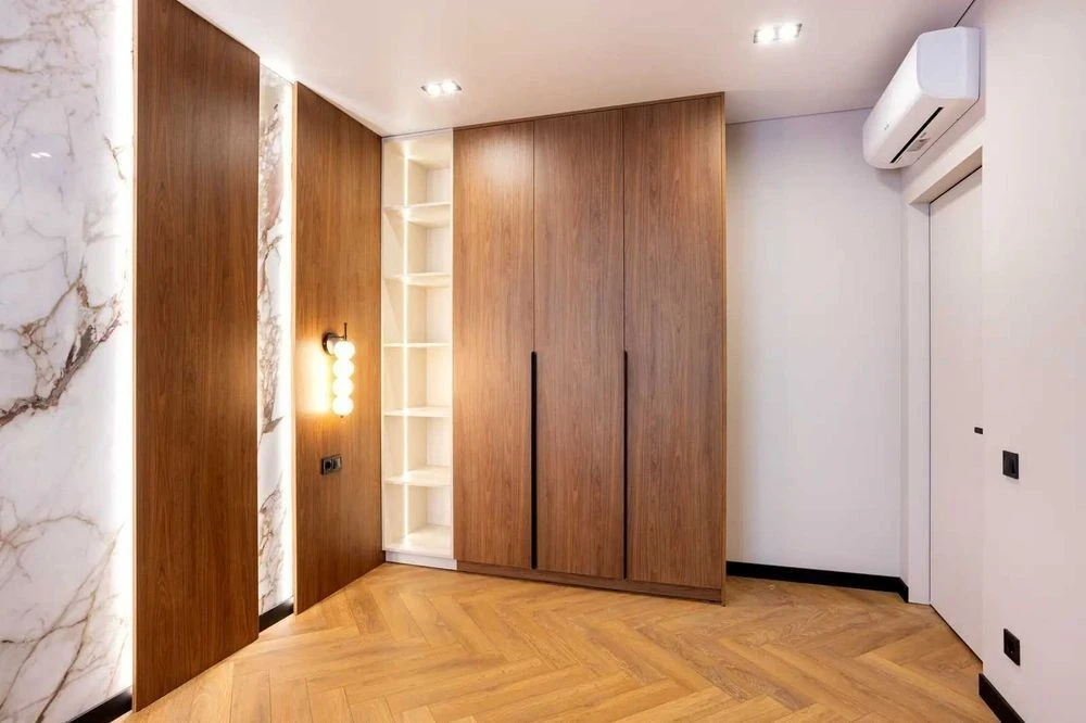 NEW! 3K residential complex Varshavsky 3 Oleksandra Olesya St. Building 7.6 Zmiye