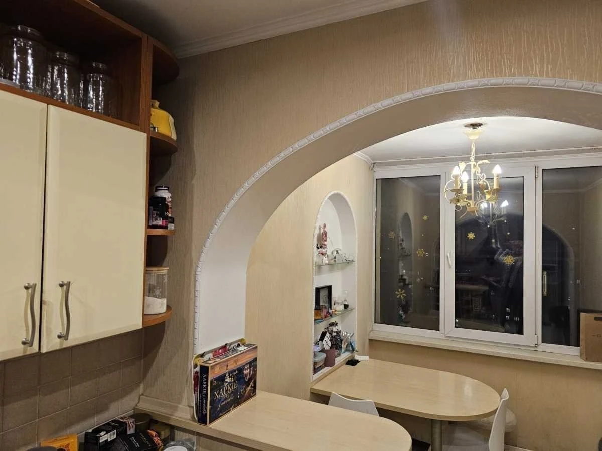 For sale 5-room apartment 120 m², Volodymyr Antonovych street