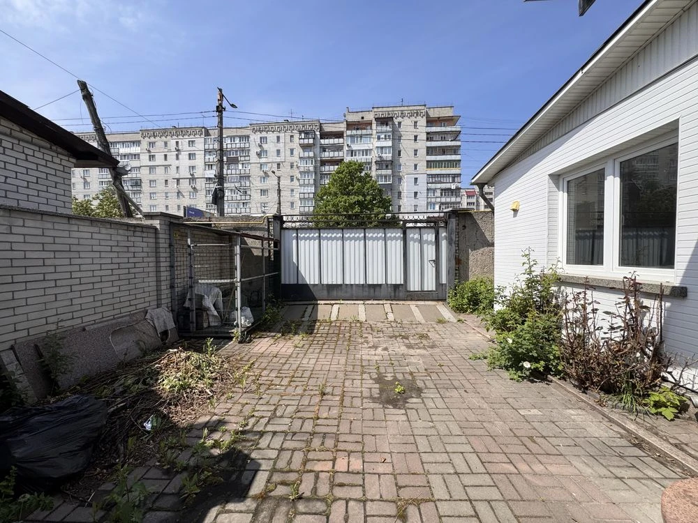 80 м² зі своїм закритим двориком на Крошні