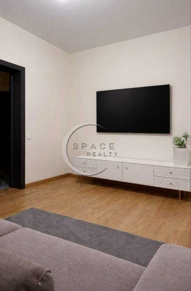 Продаж автономного будинку 280 м² на оболоні