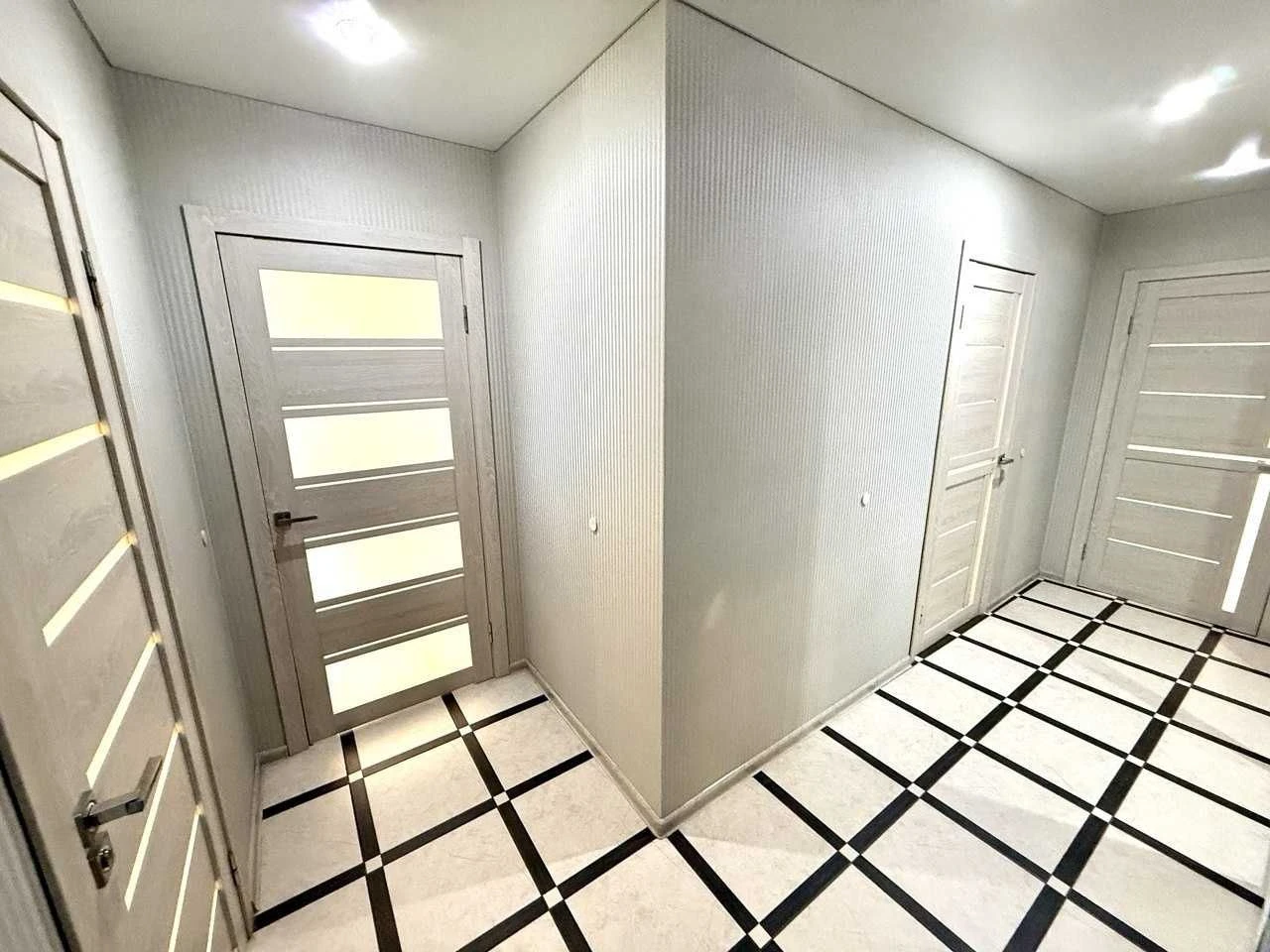 Продаж 2 к. квартири. Ремонт. АГВ. Академічний.