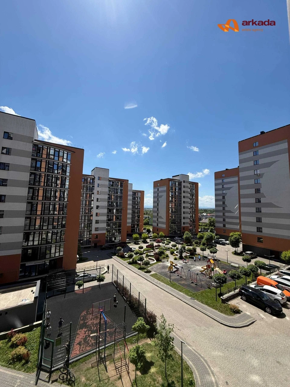 Продаж 3 кімнатна квартира в ЖК Містечко Соборне