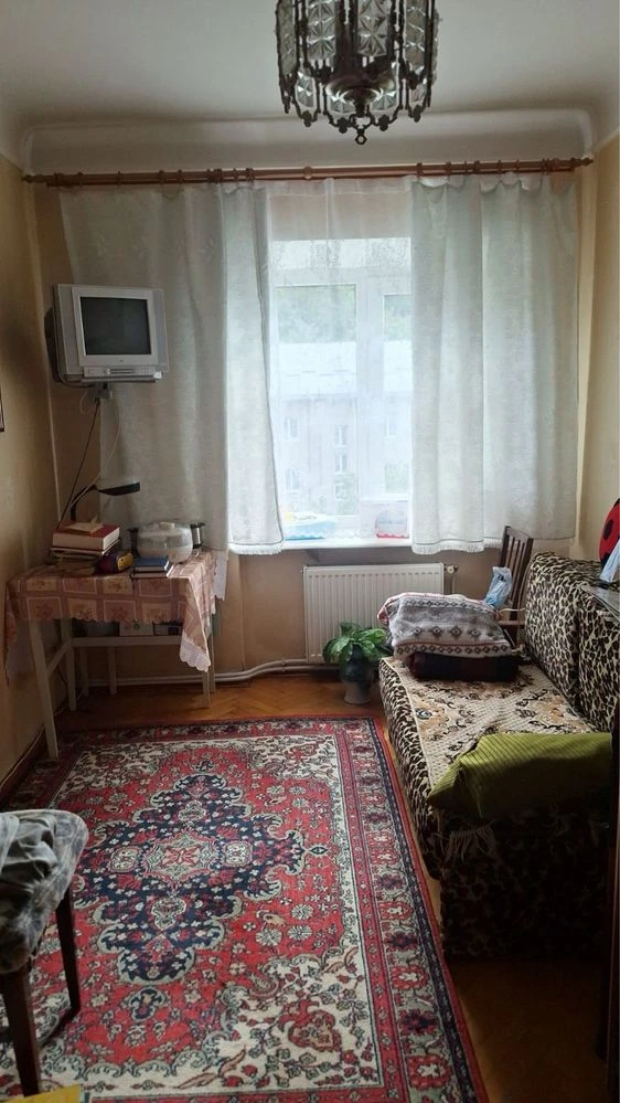 Продаж 3 кімнатної квартири по вул. Кастелівка( Медик)