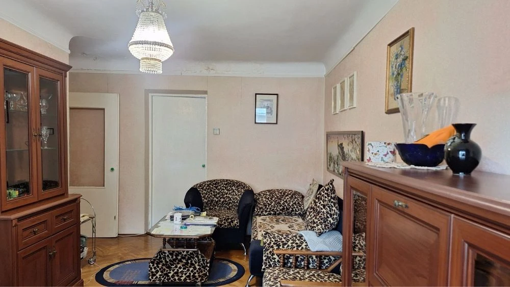 Продаж 3 кімнатної квартири по вул. Кастелівка( Медик)