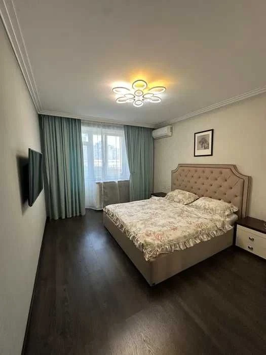 Якісна 3 кімнатна квартира на Бажана,14, 95м.кв, метро Осоко
