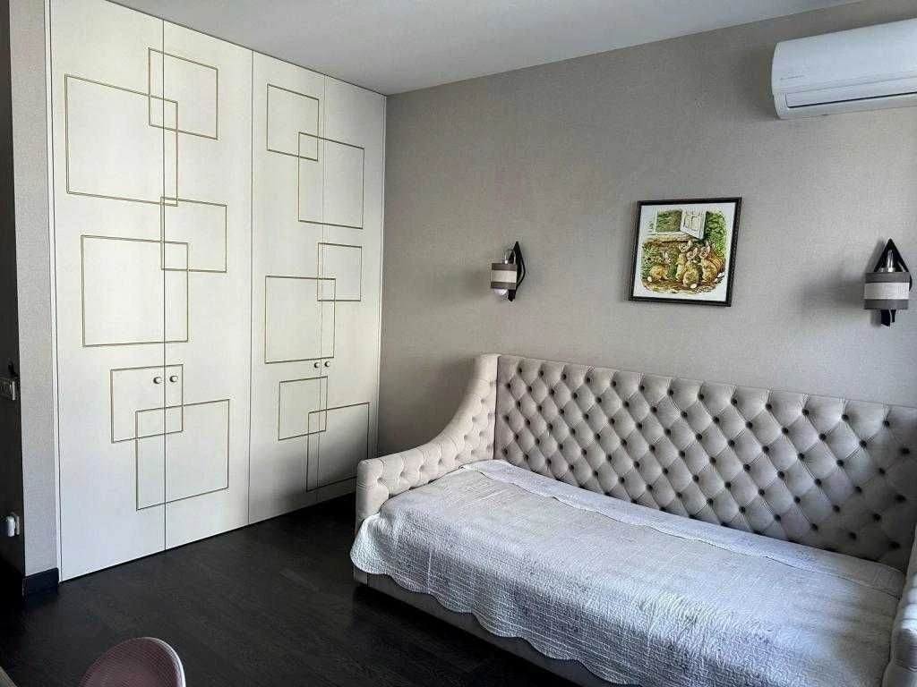 Якісна 3 кімнатна квартира на Бажана,14, 95м.кв, метро Осоко