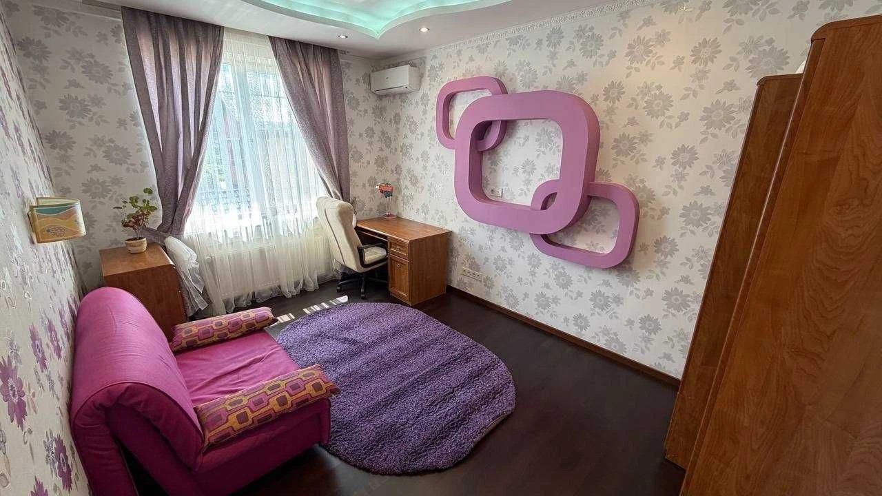 Продам 4к. таунхаус 170 кв.м. р-н ДНУ и ул. Высоковольтной