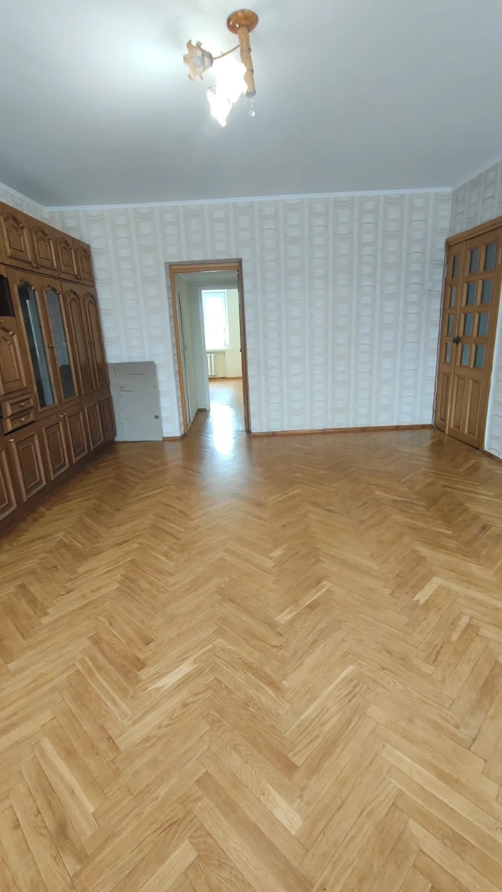 Продаж квартири з великою площею!