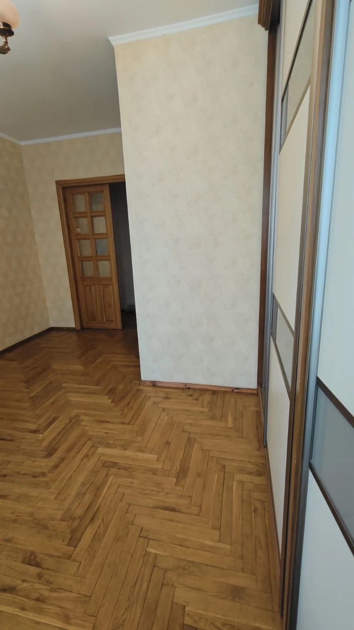 Продаж квартири з великою площею!