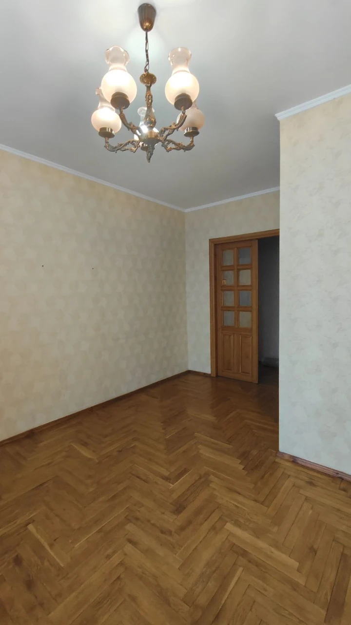 Продаж квартири з великою площею!