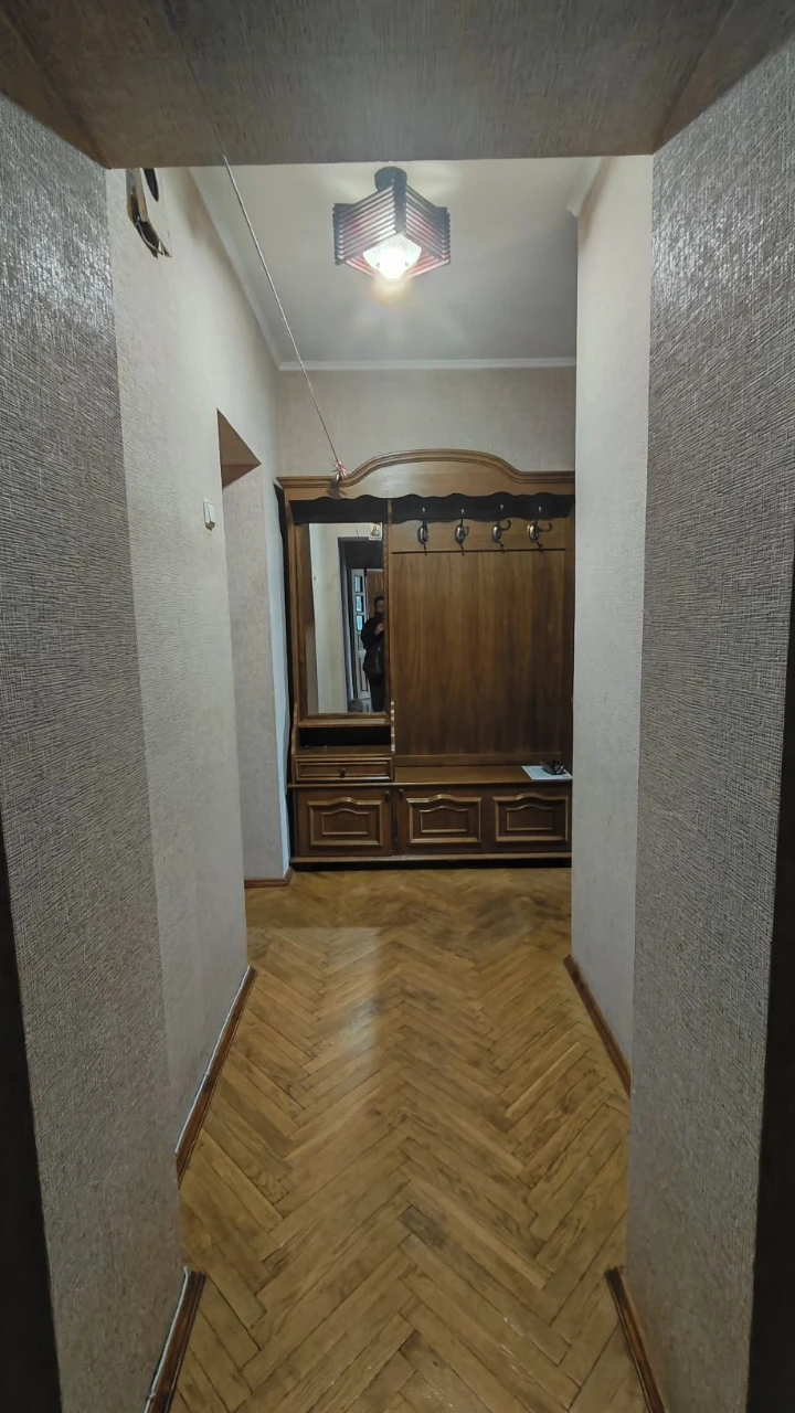 Продаж квартири з великою площею!