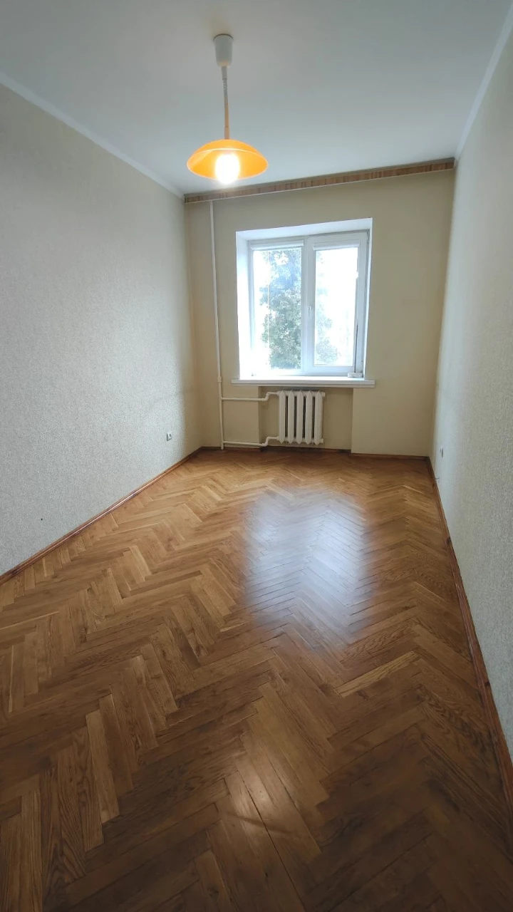 Продаж квартири з великою площею!