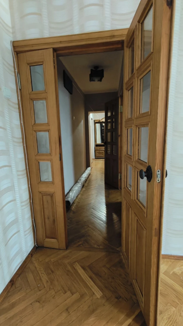 Продаж квартири з великою площею!