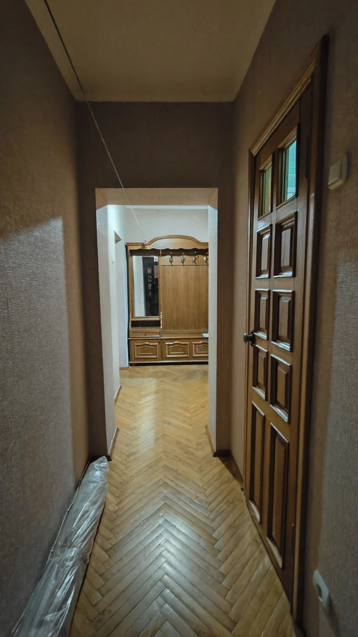 Продаж квартири з великою площею!