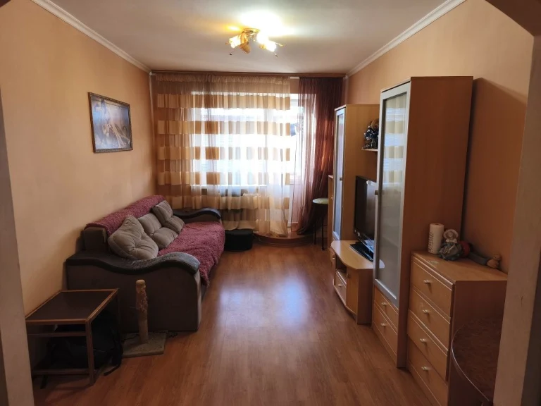 Продажа трёхкомнатної квартири у центрі міста