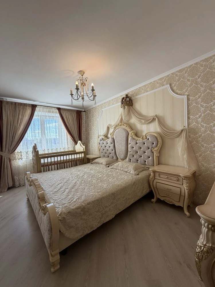 Продаж 4х кімнатноі квартири р-н Глобала