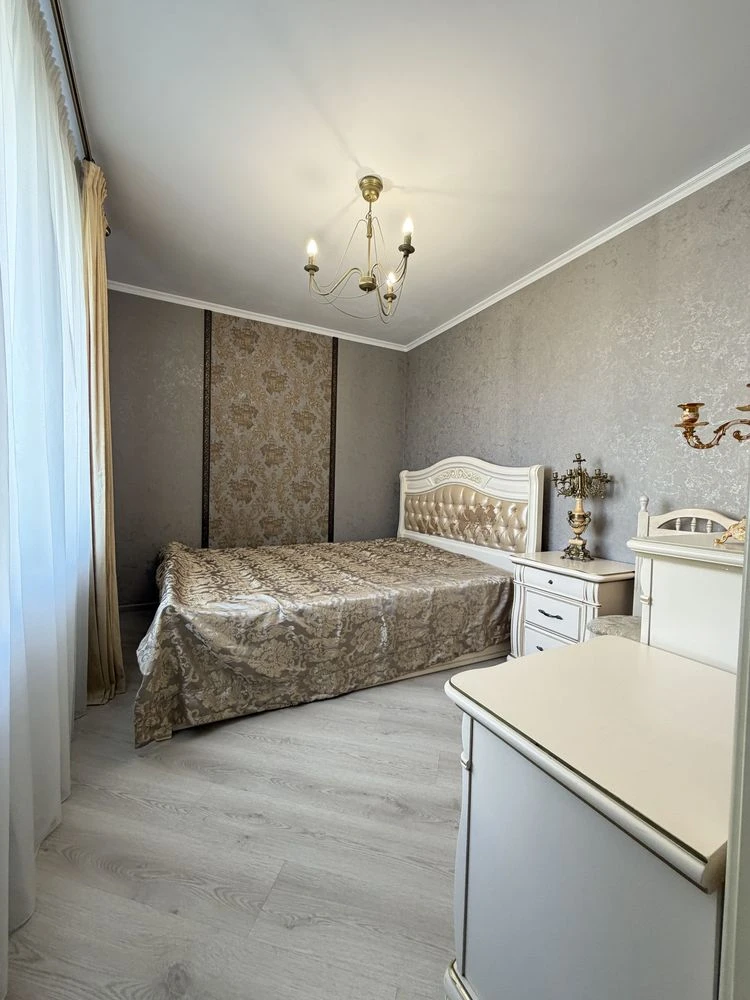 Продаж 4х кімнатноі квартири р-н Глобала