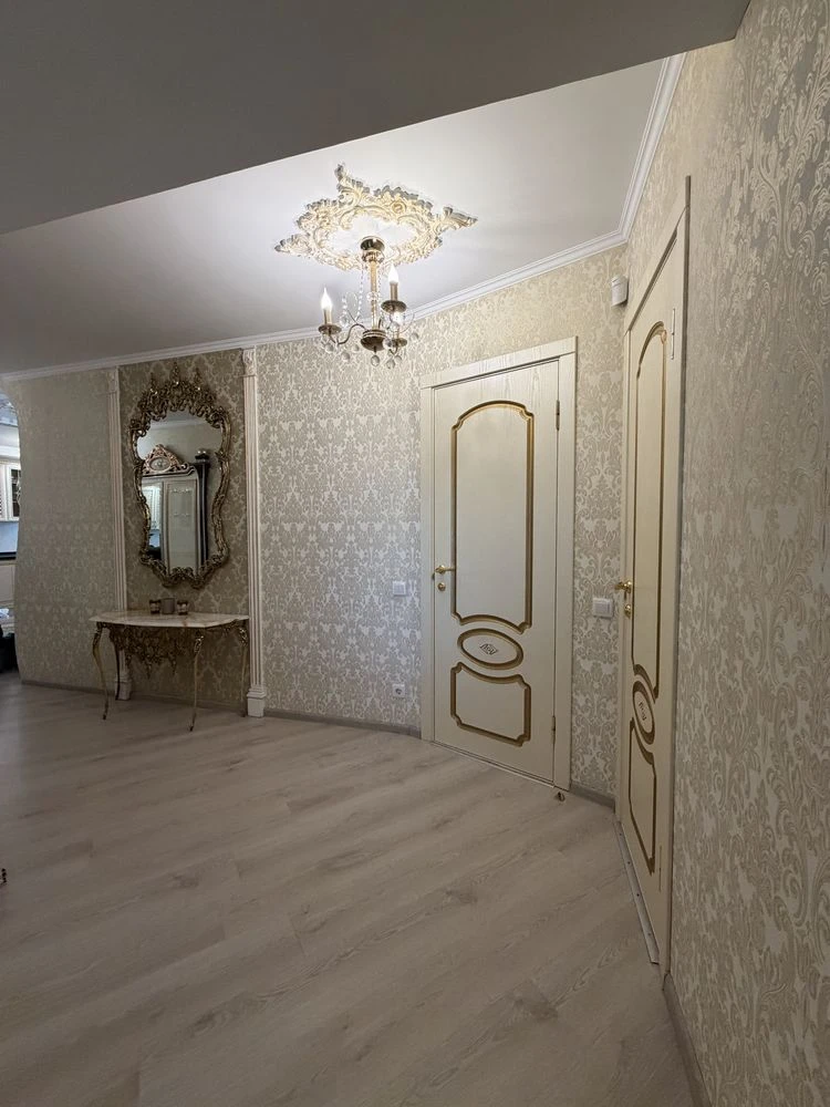 Продаж 4х кімнатноі квартири р-н Глобала