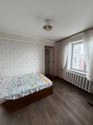 Продається простора 4-кімнатна квартира біля 5 ліцею | Панор