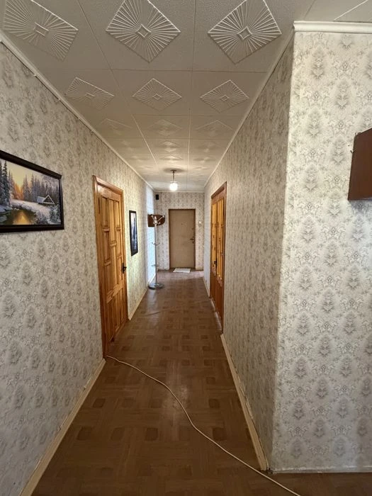 Продається простора 4-кімнатна квартира біля 5 ліцею | Панор