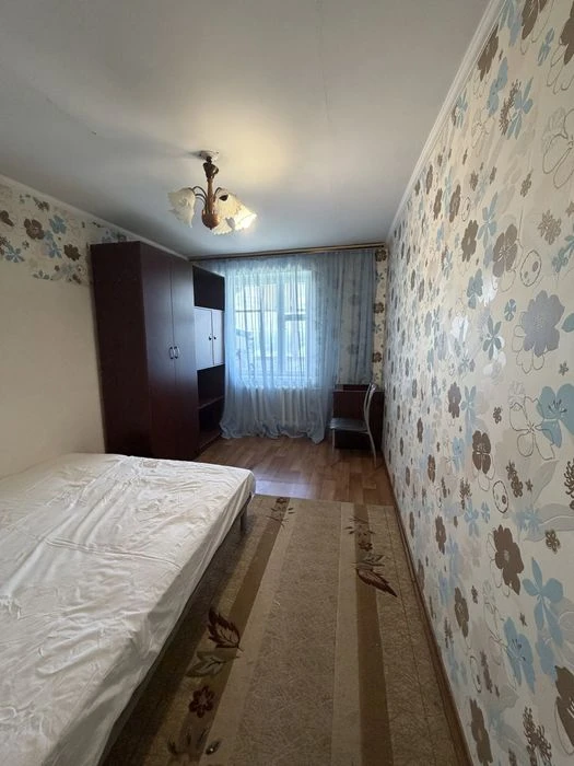 Продається простора 4-кімнатна квартира біля 5 ліцею | Панор