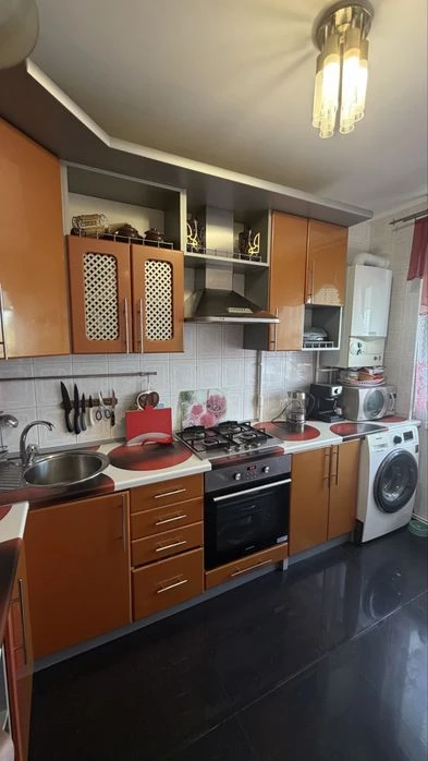 Продаж 3-кім квартири на Польовій з АО
