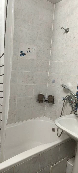 Продаю 1 кім квартиру в центрі