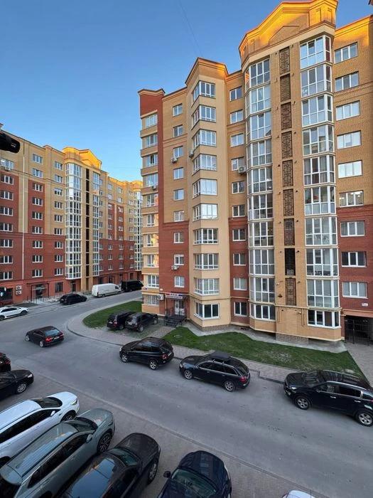 Продаж 2 кімнати Провулок Тарнавського