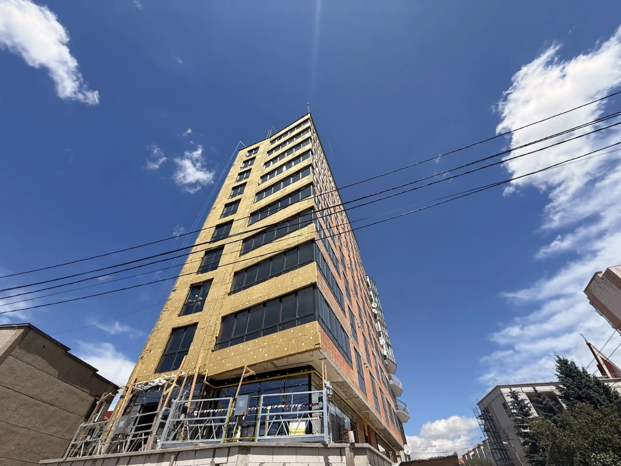 Продаж 2к квартири 67.25 кв. м на вул. Євгена Мєшковського