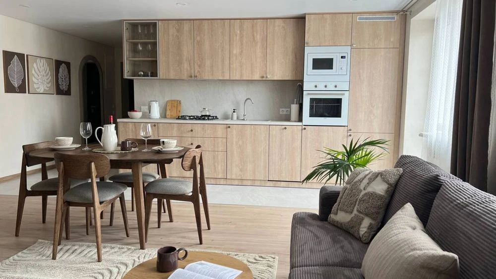Продаж 1к квартири 73 кв. м на вул. Старий Ринок