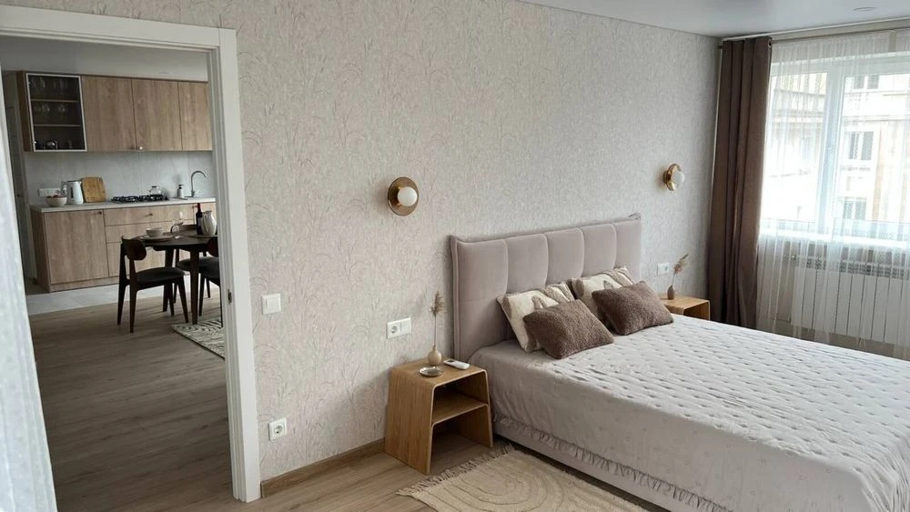 Продаж 1к квартири 73 кв. м на вул. Старий Ринок
