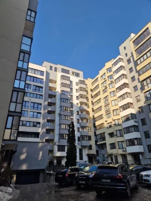 Продаємо 2х кімнатну квартиру неподалік від Центру