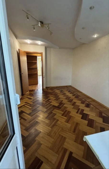 Продам 3 ком квартиру  Победа, Перемога