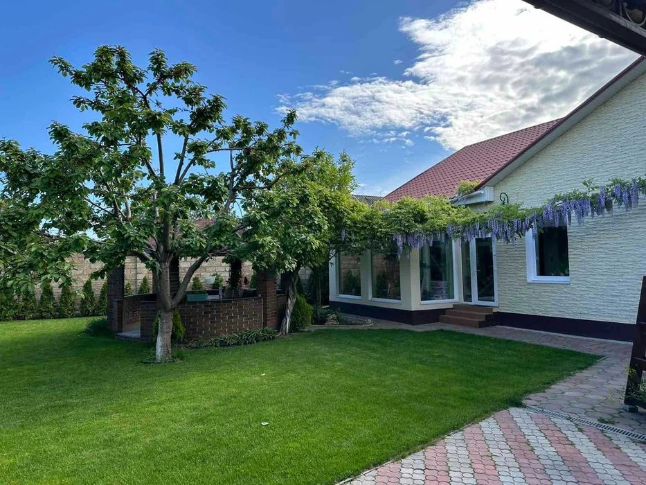 Продам дом 250к.м. , 7соток, АГВ, пер.Сиреньковый/ Рихтер