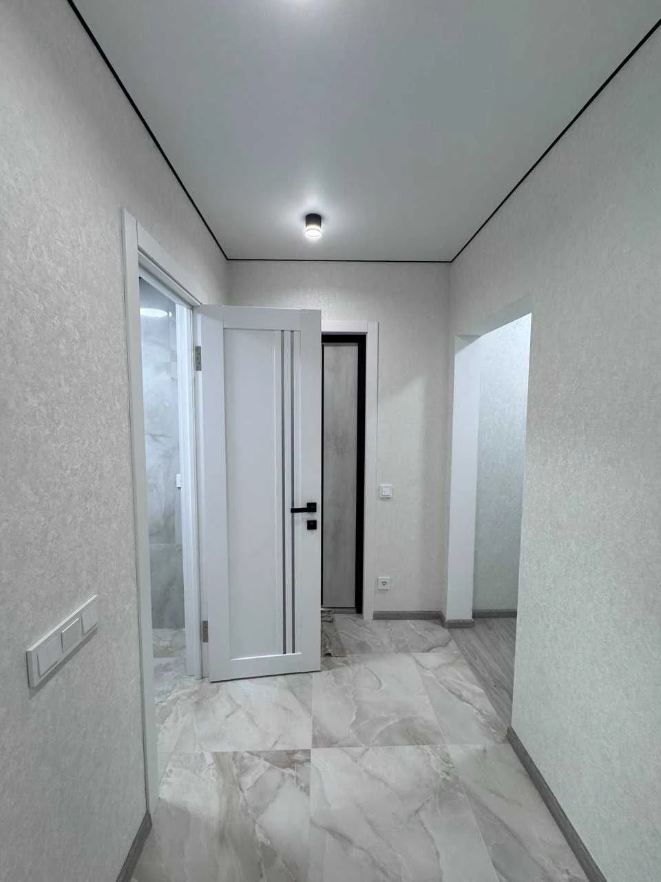 Продам 1к квартиру з сучасним ремонтом.
