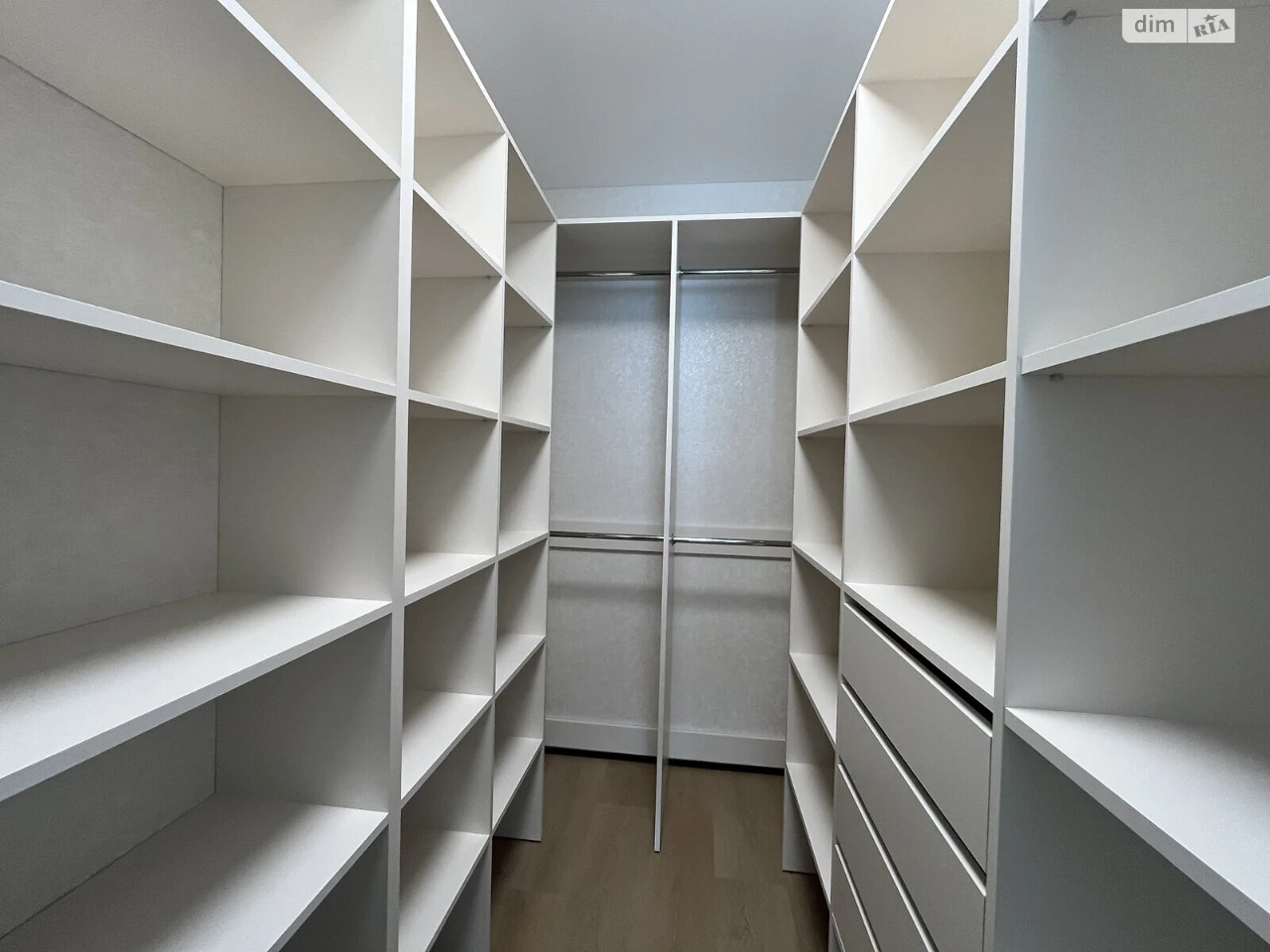 Продаж Квартира Виставка