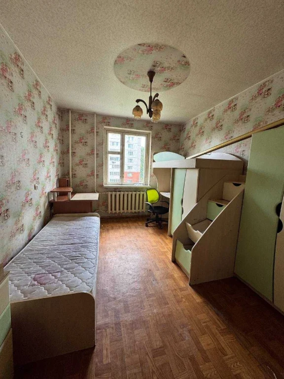 Продам 3к квартиру Озерна, по вул. Залізняка