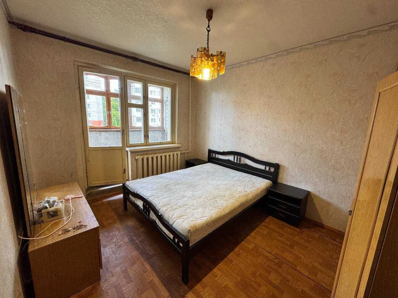 Продам 3к квартиру Озерна, по вул. Залізняка