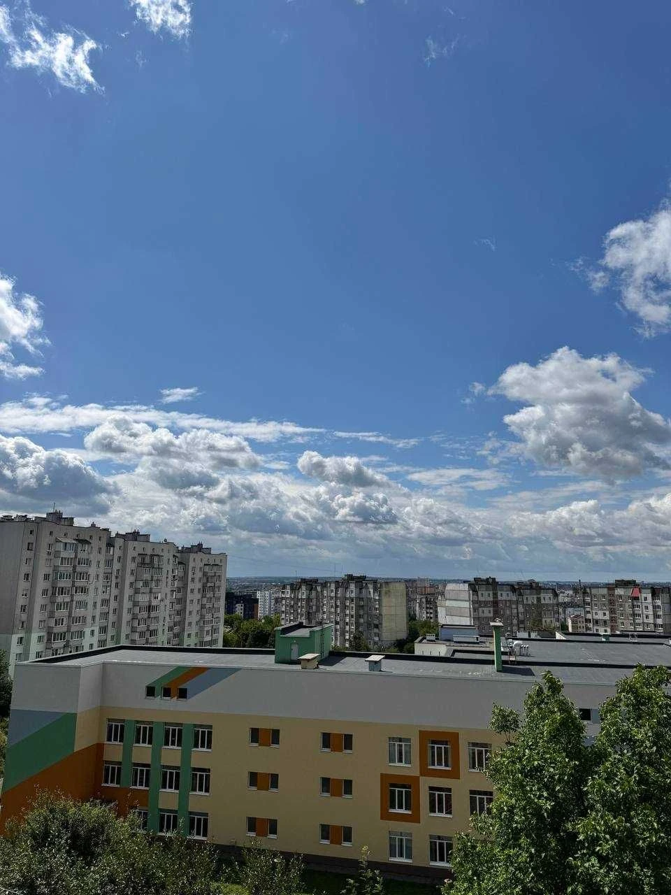 Продам 3к квартиру Озерна, по вул. Залізняка
