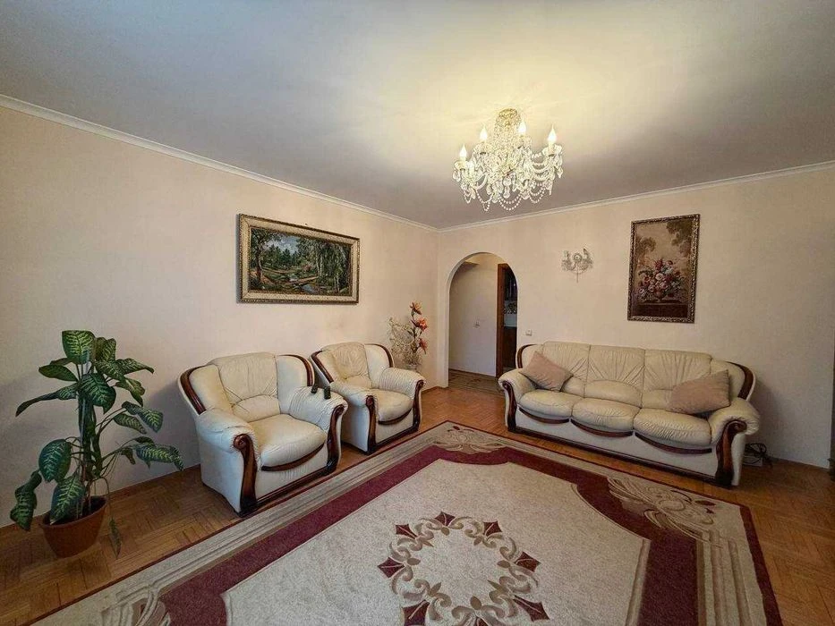 Продаж 3к квартири в Центрі міста