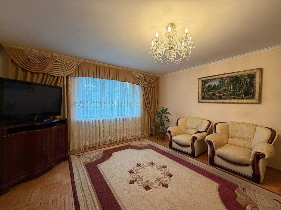 Продаж 3к квартири в Центрі міста