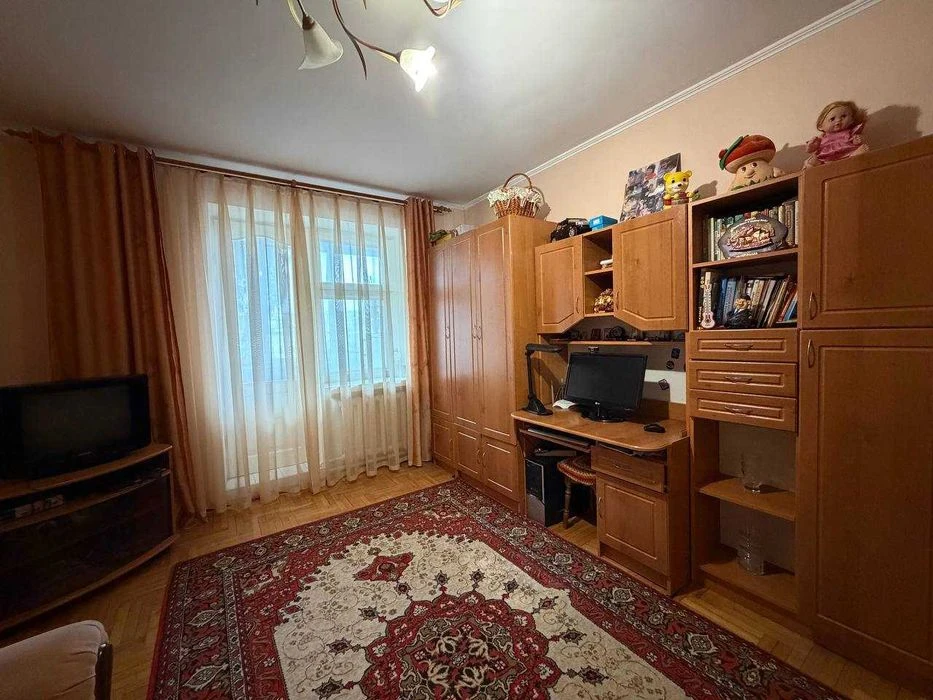 Продаж 3к квартири в Центрі міста