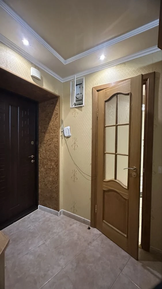 2к  поруч з центорм міста . Ремонт. Меблі. Техніка