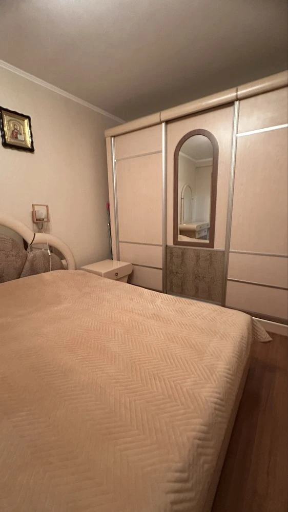 2к  поруч з центорм міста . Ремонт. Меблі. Техніка