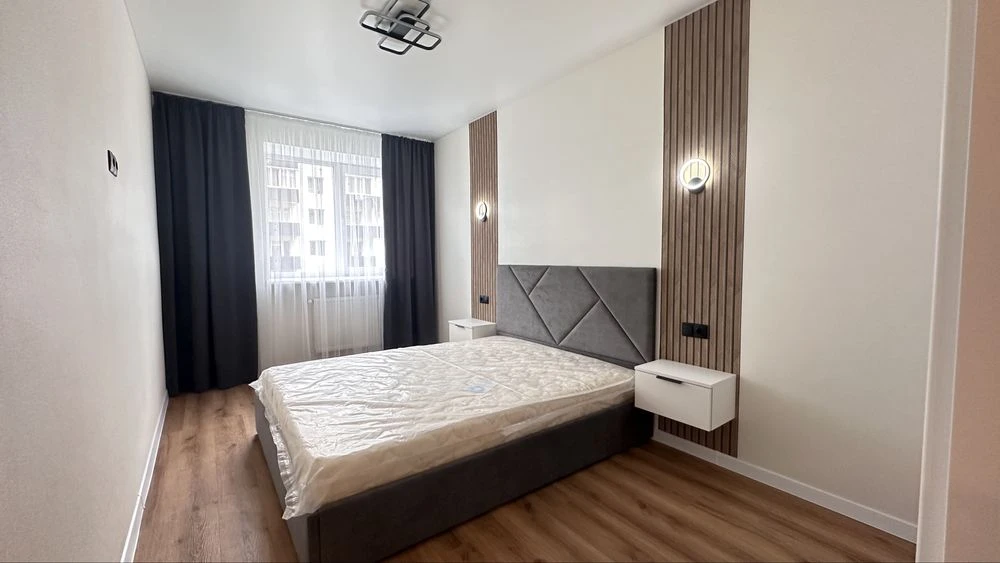 Продаж 2к поруч з центром міста