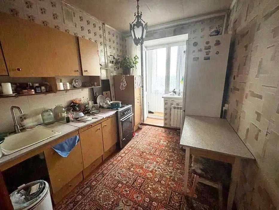 Продаж 2-кімнатної квартири по вул. Холодногірська