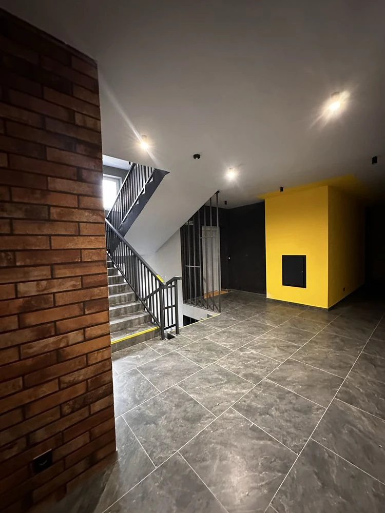 Продаж 1 кімнатної квартири + кухня студія, з ремонтом . Нов