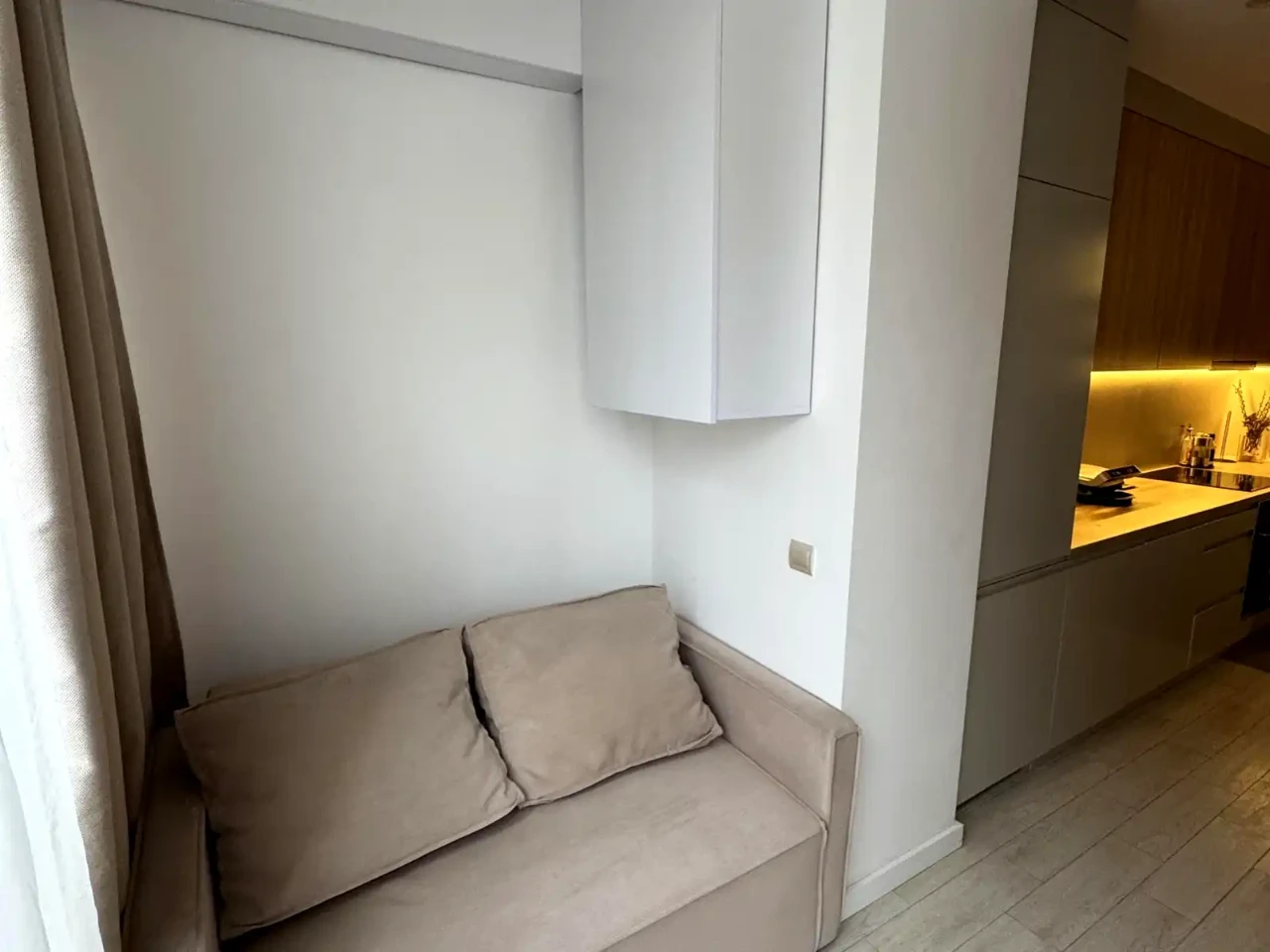 Продаж квартири 1-кімн. 51 м² 2/12 пов.