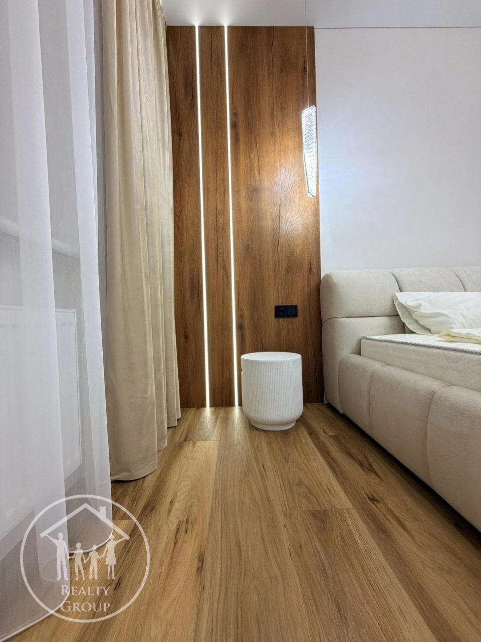 Нова 2к квартира 75 кв., Сучасний ремонт, меблі/техніка, Нау